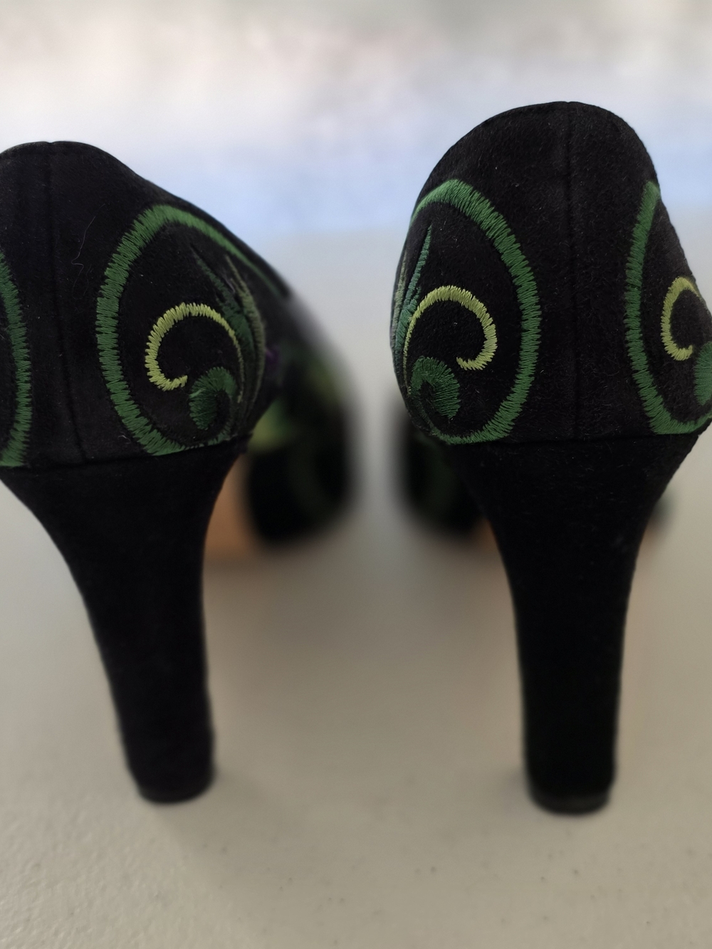 ZALO‎ Black Suede Floral Embroidered Pumps Heels Made In Spain 5.5 - Picture 5 of 10